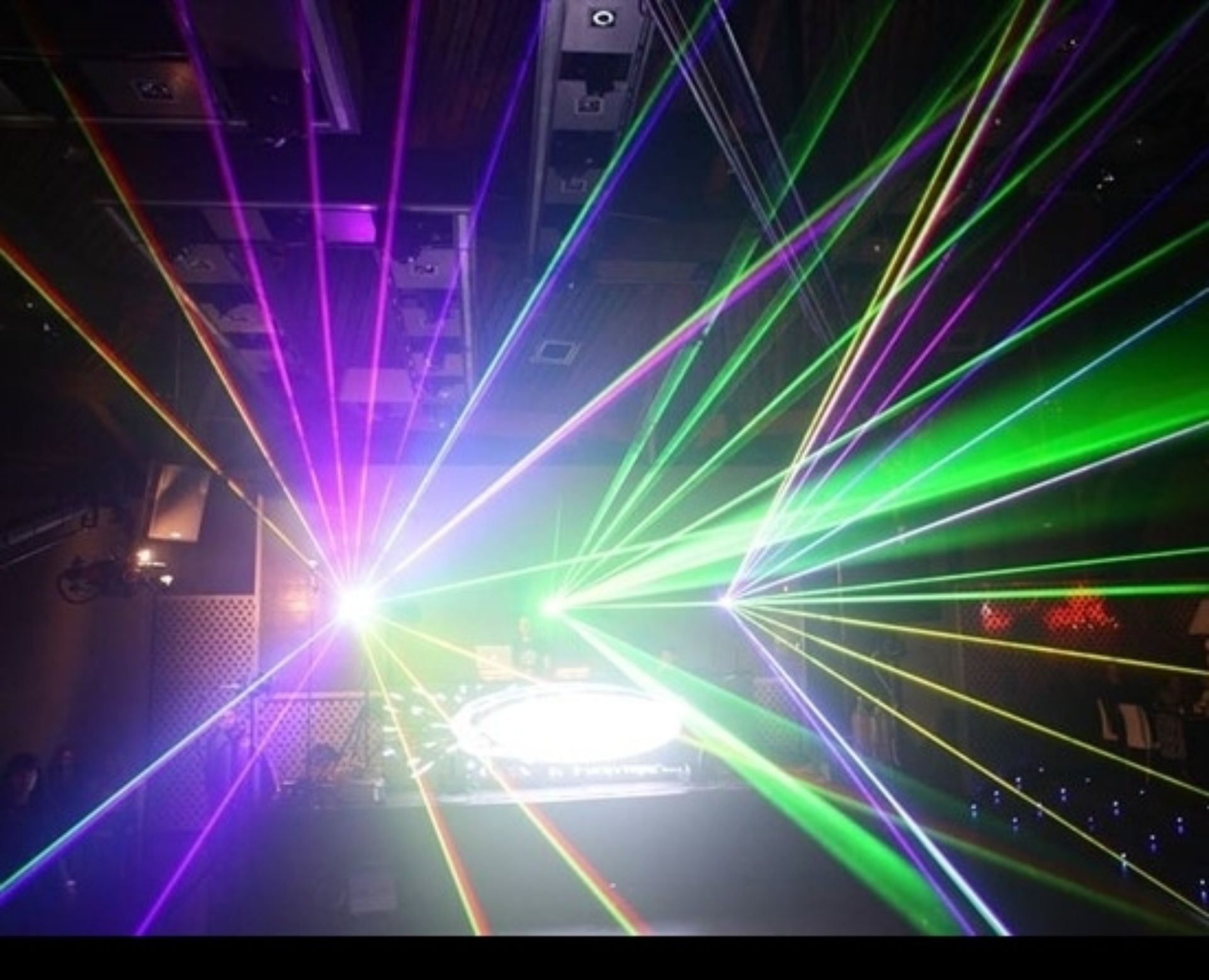 מופע לייזרים לאירועים, אטרקציות לחינה