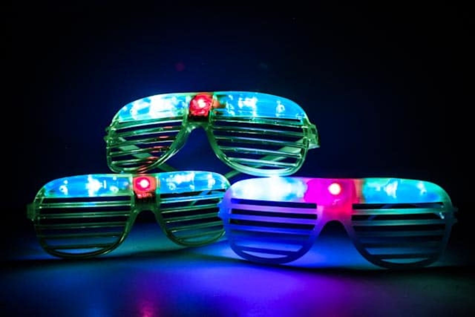 גימיקים זוהרים לאירועים