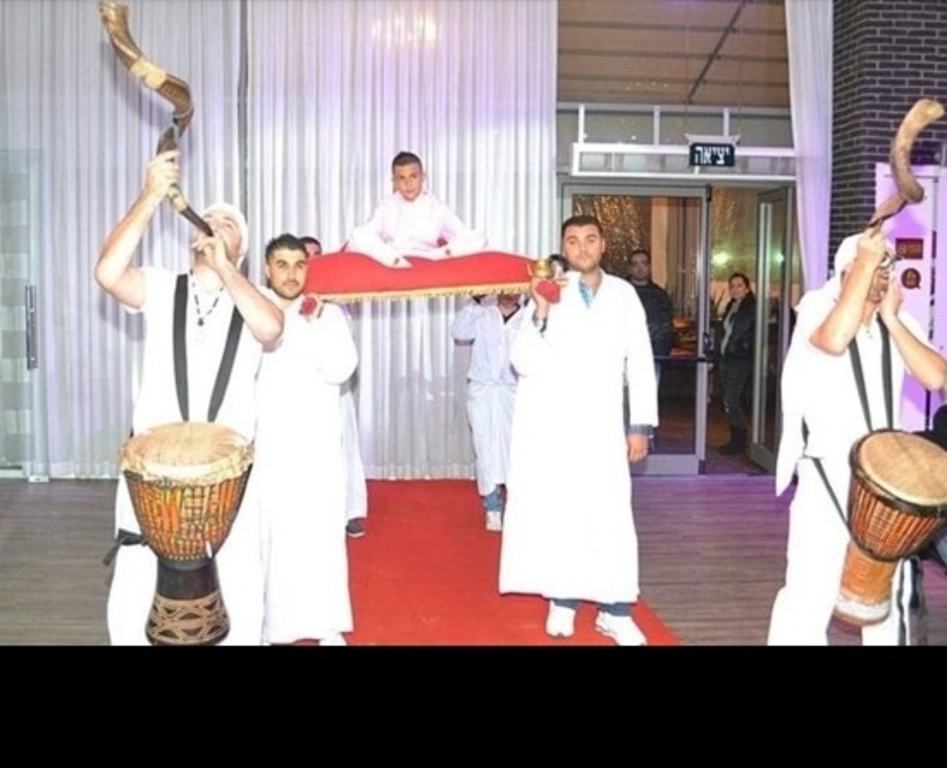 מתופפים ושופרות