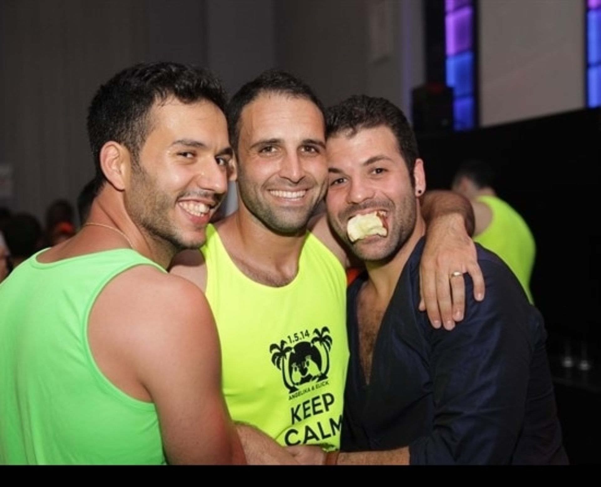 חולצות לחתונה