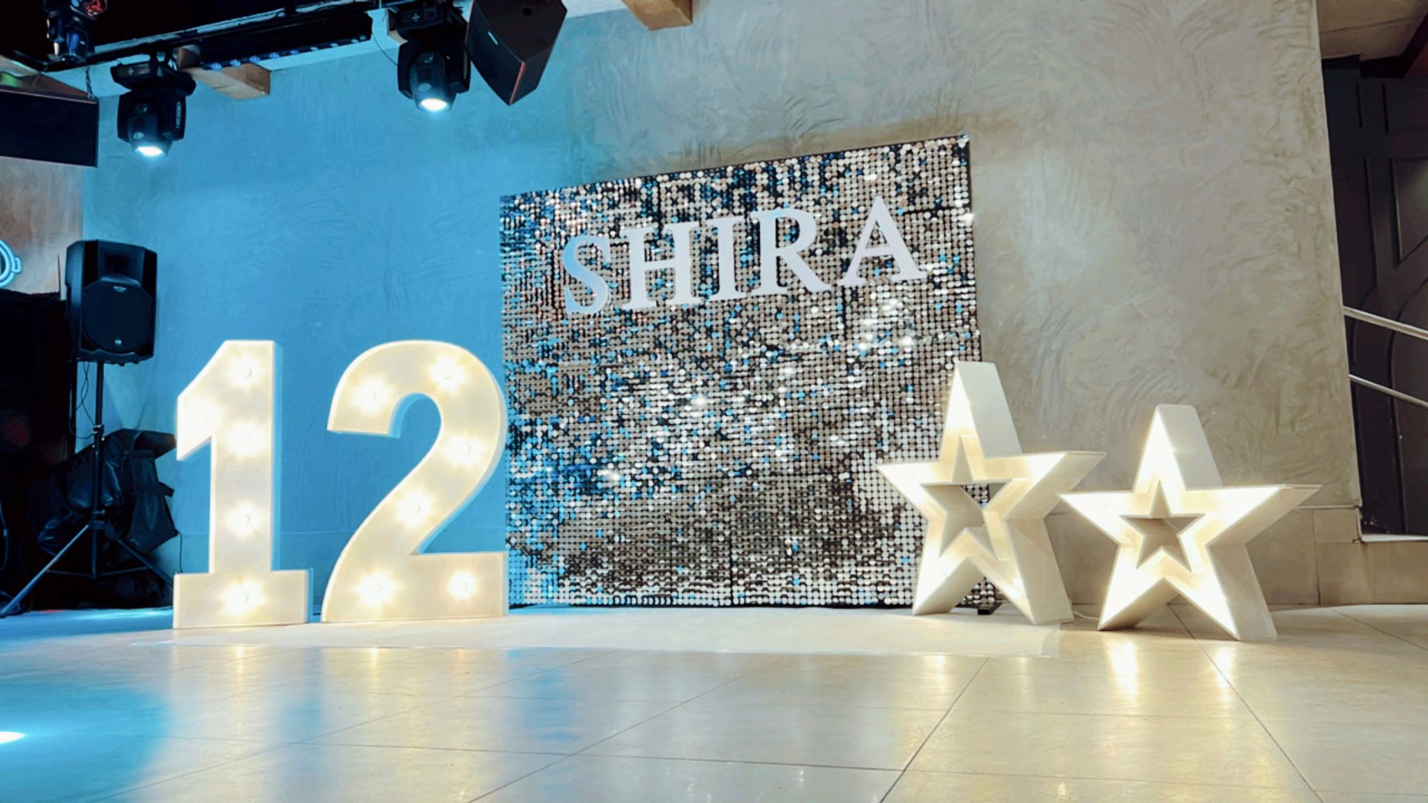 קיר פייטים 18