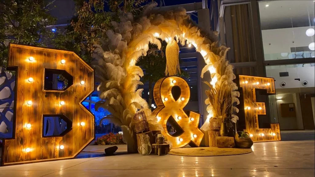 אותיות-מעץ-לאירועים 3- דיל אותיות מעץ וסלואו