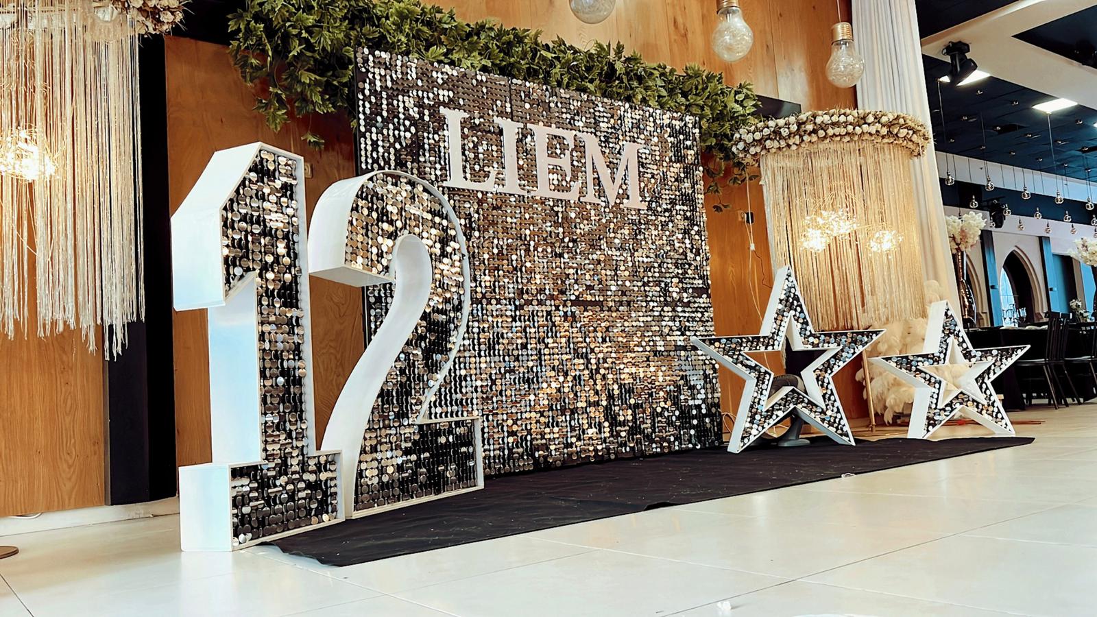 קיר נוצץ לאירועים