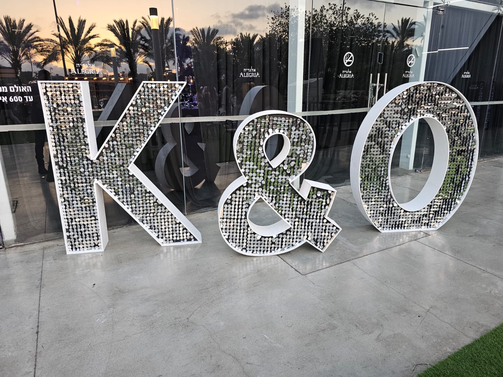 דיל אותיות פייטים וזיקוקים קרים 2