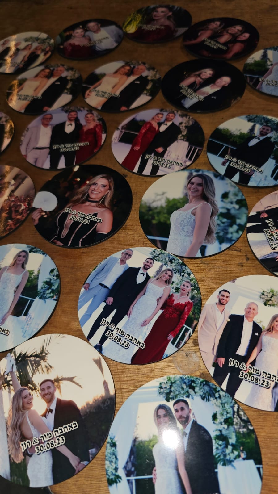 מגנטים מעץ מעוגלים