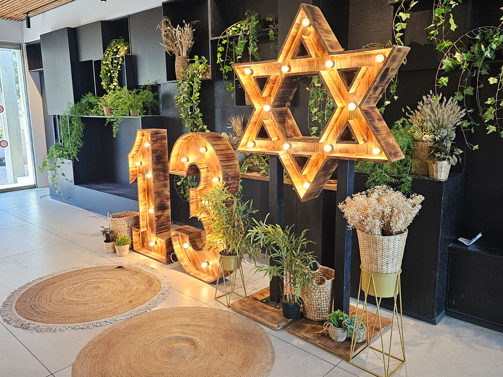 מגן דוד ענק מעץ 8