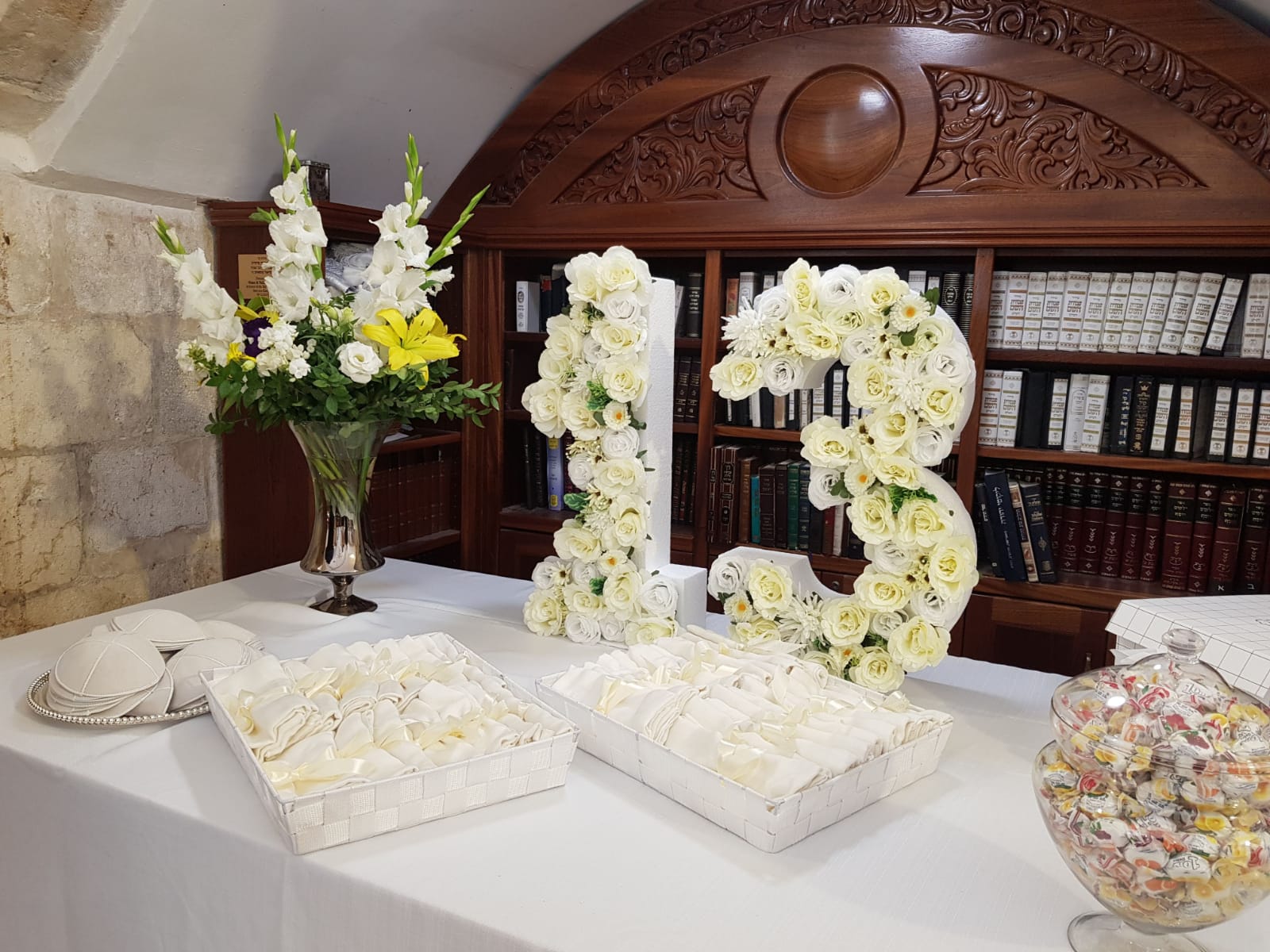 מגנטים, זיקוקים, עשן כבד, אותיות 11