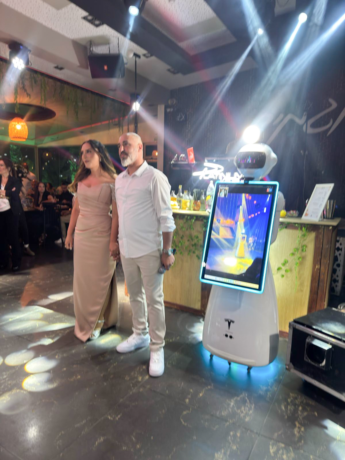 רובוט AI בינה מלאכותית