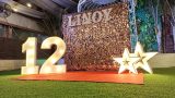 קיר ענק 2x2